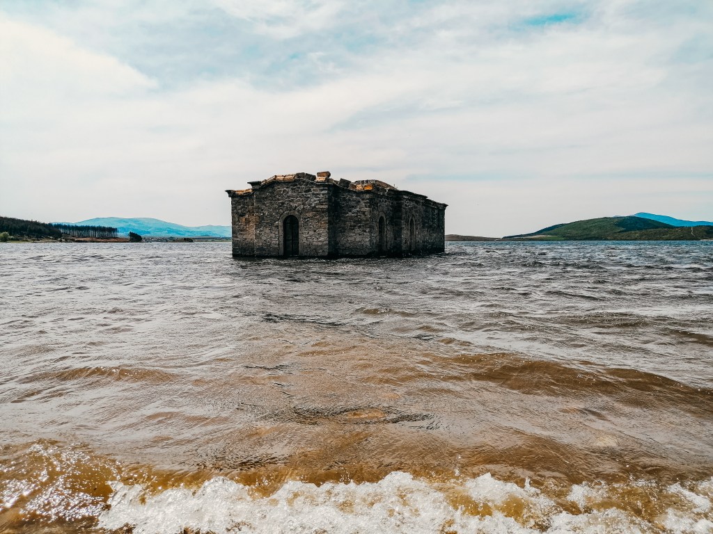 Потопената църква и язовир "Жребчево"