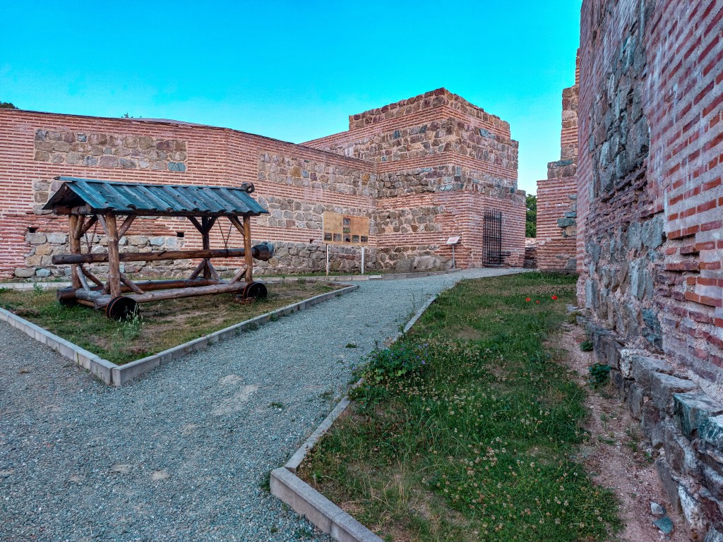 Работно време Траянови врата