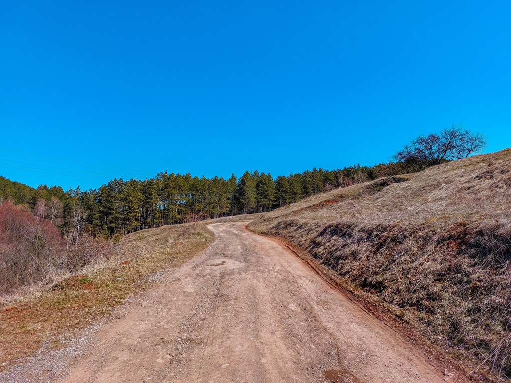 Кръста над село Войнеговци - идея за залез над София