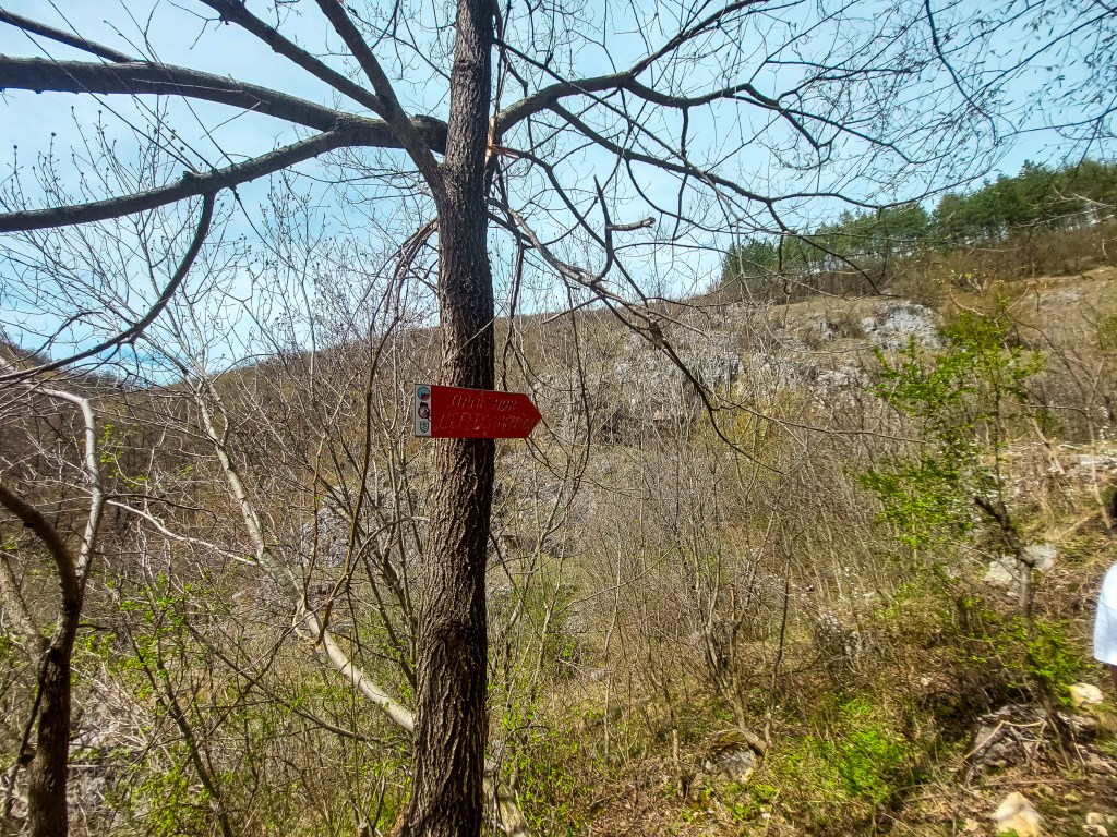 Лакатнишки скали - маршрути