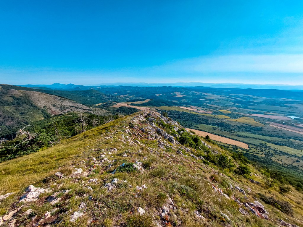 Изкачване на връх Любаш