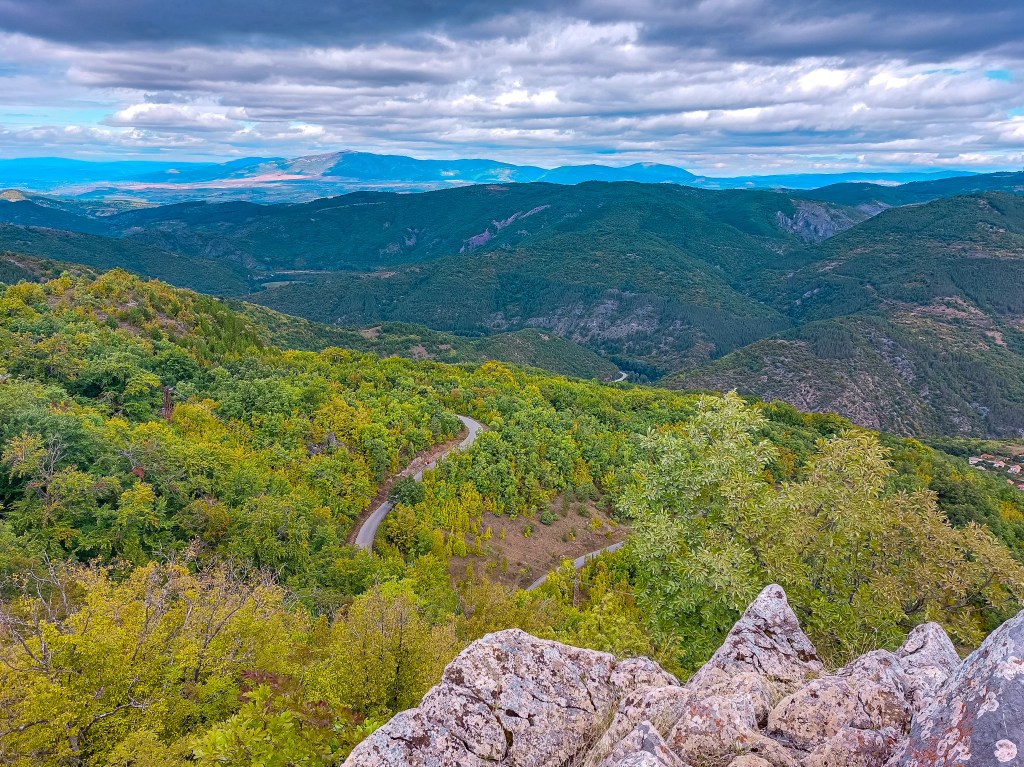 Панорамна гледка Кръста - Руенски манастир
