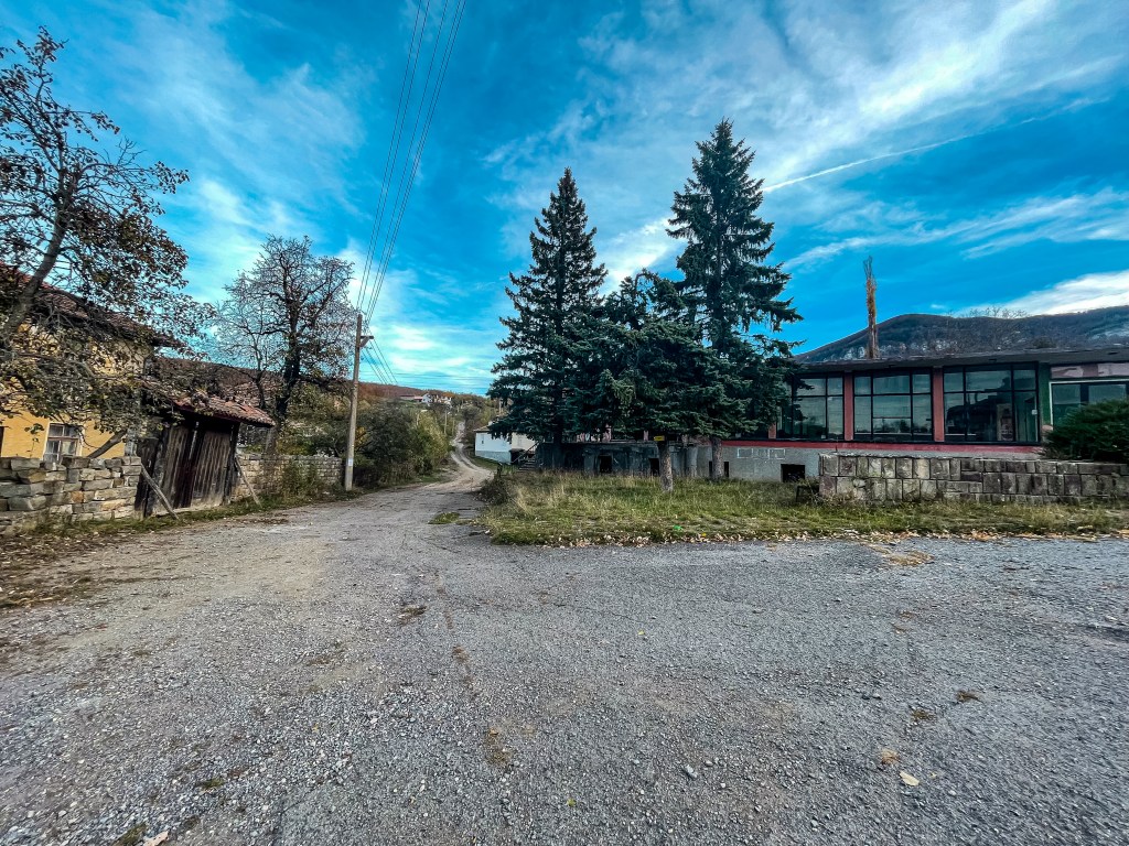 От Лакатник до хижа Тръстеная 