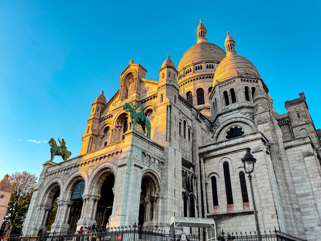 Катедралата "Сакре Кьор" и гледката над Париж