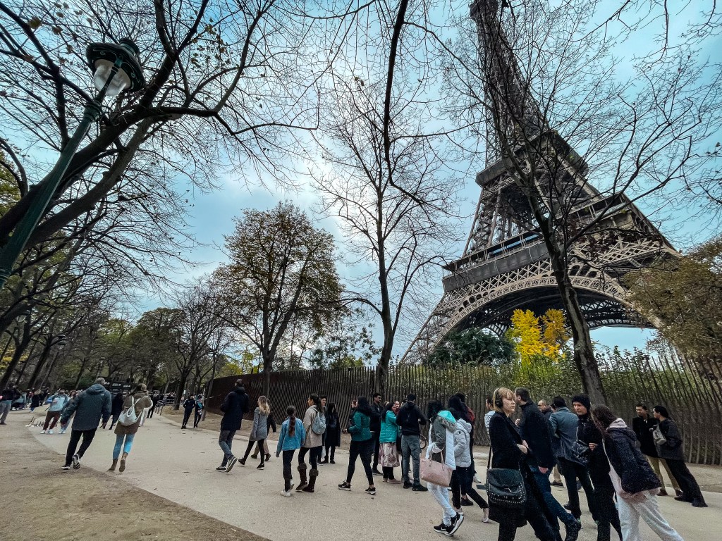 Работно време  Айфеловата кула