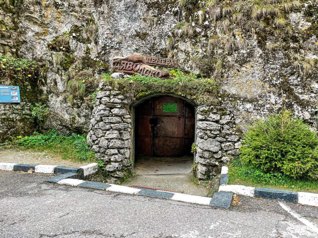 Пещера Дяволското гърло - работно време и цени