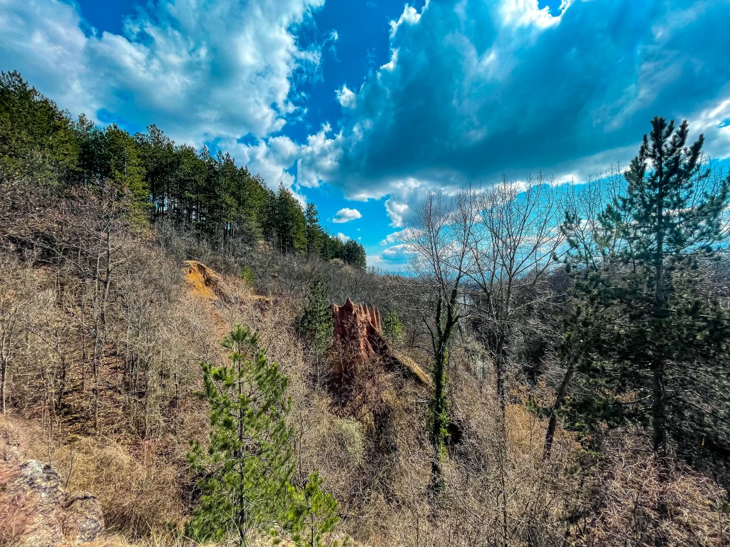 Кътински пирамиди край София - село Кътина