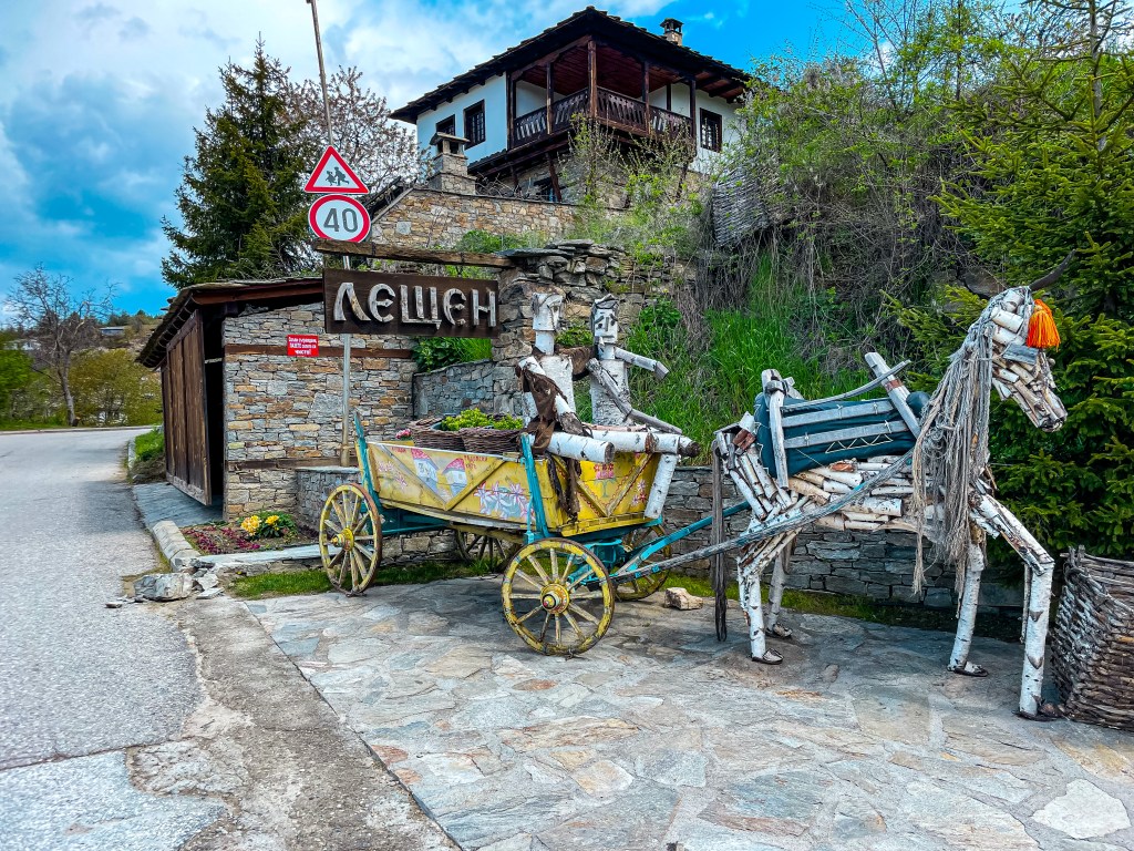 Лещен - места за настаняване, ресторанти, забележителности