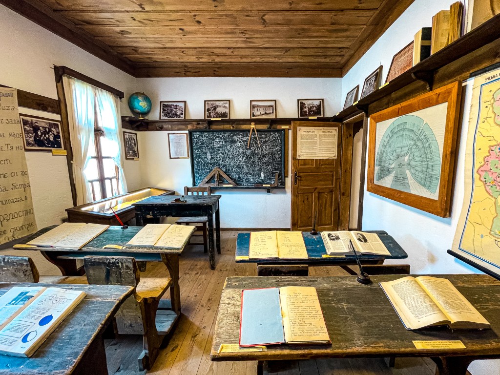 Ковачевица - забележителности, ресторанти, идеи за разходка - училище Йордже Димитров