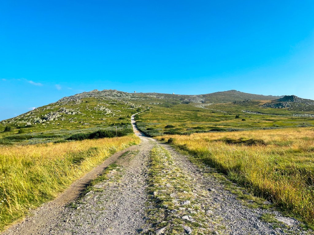 Изкачване на Черни връх от хотел Морени