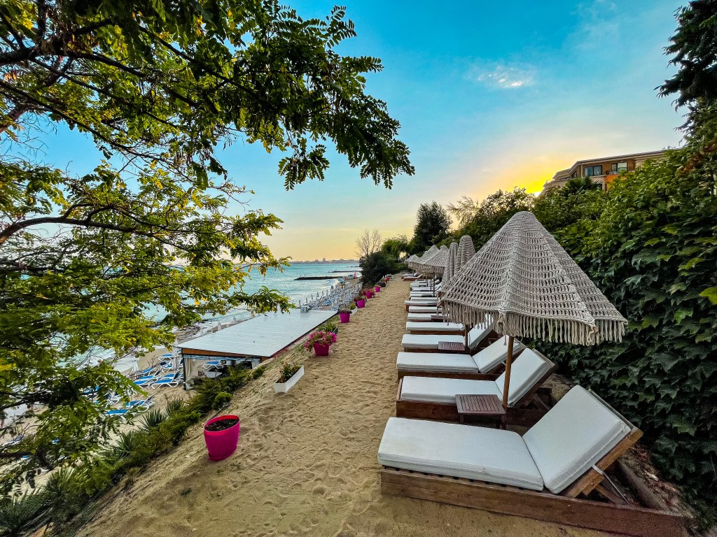 Хотел all inclusive на първа линия Свети Влас - Гранд хотел Свети Влас