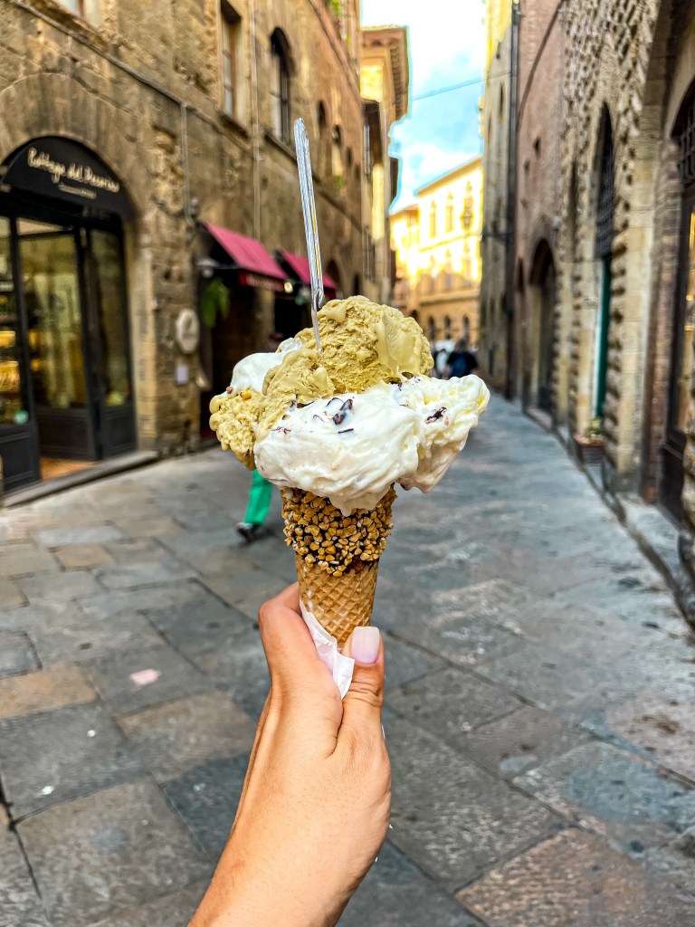 Волтера, Тоскана - забележителности, ресторанти, джелато