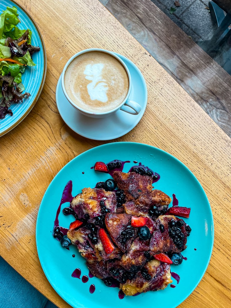 Компанията, Оборище - брънч места в София