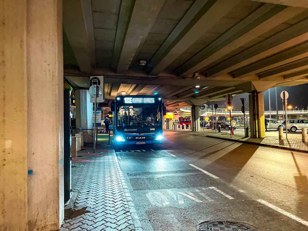 Будапеща - трансфер от летище Ференц Лист - самолет