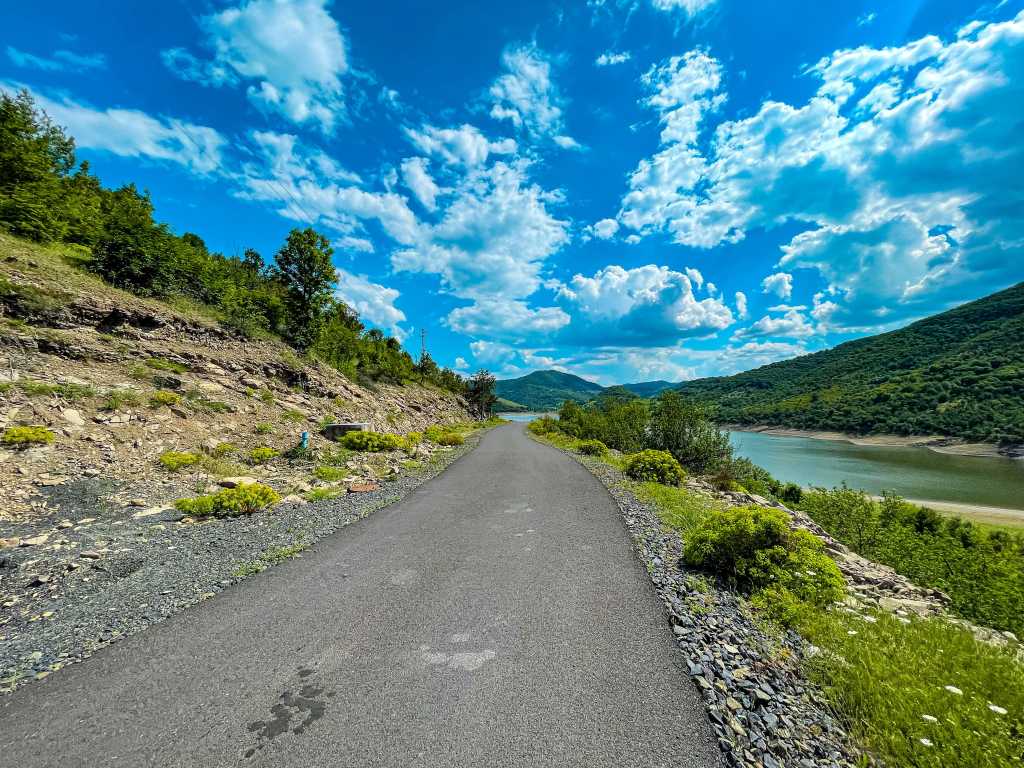 Как се стига до екопътека Райски изглед и пещера Утробата?