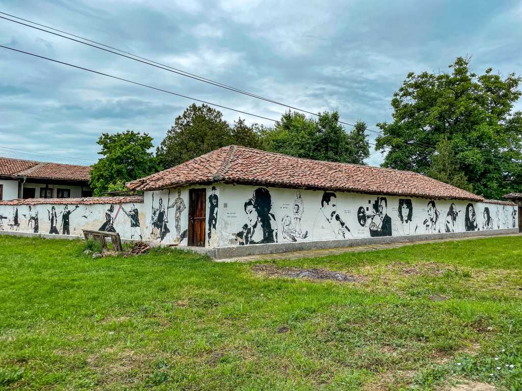 Старо Железаре - селото музей на уличното изкуство