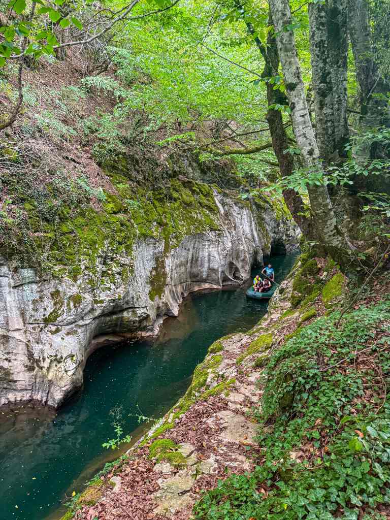 Каньон Горло край село Кошница, Смилян - река Арда - разходка с лодка