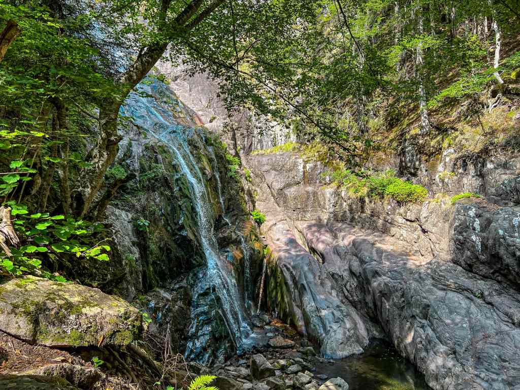 Каньонът на водопадите" край Смолян