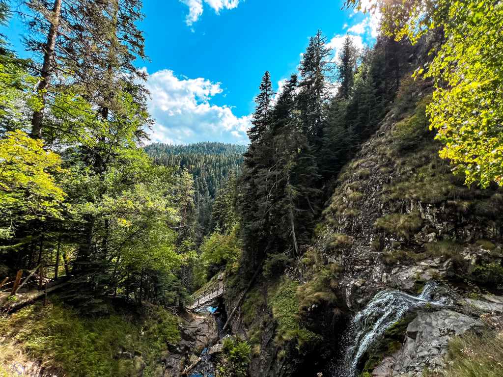 Каньонът на водопадите" край Смолян