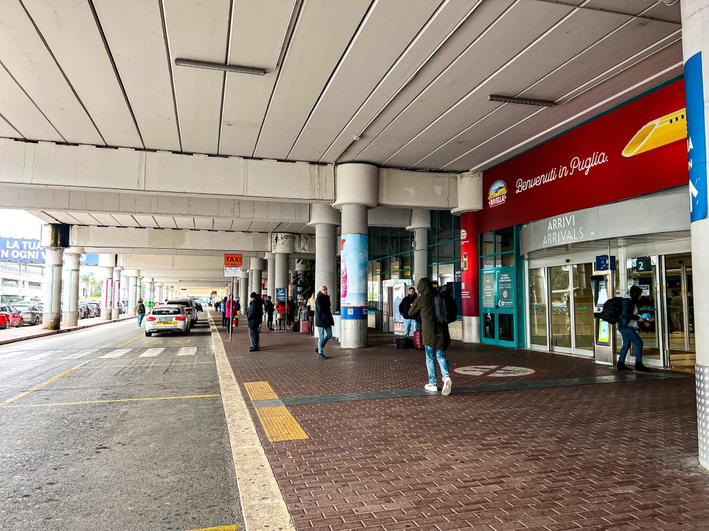 Наемане на автомобил от летището в Бари