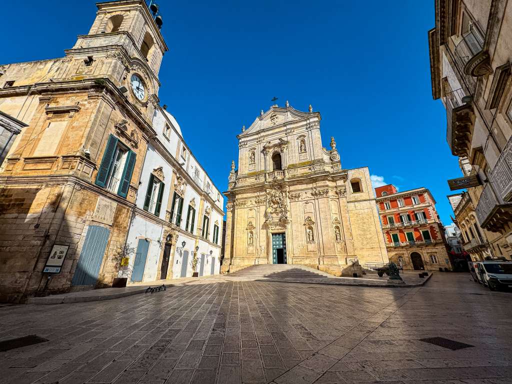 Пътеводител Пулия - полети, хотели, ресторанти, традиционни ястия, преживявания.