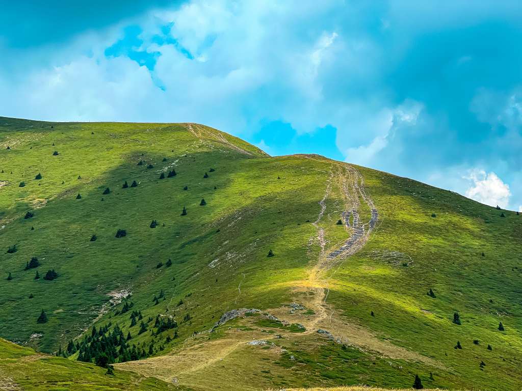 хижа Добрила - връх Амбарица - връх Левски